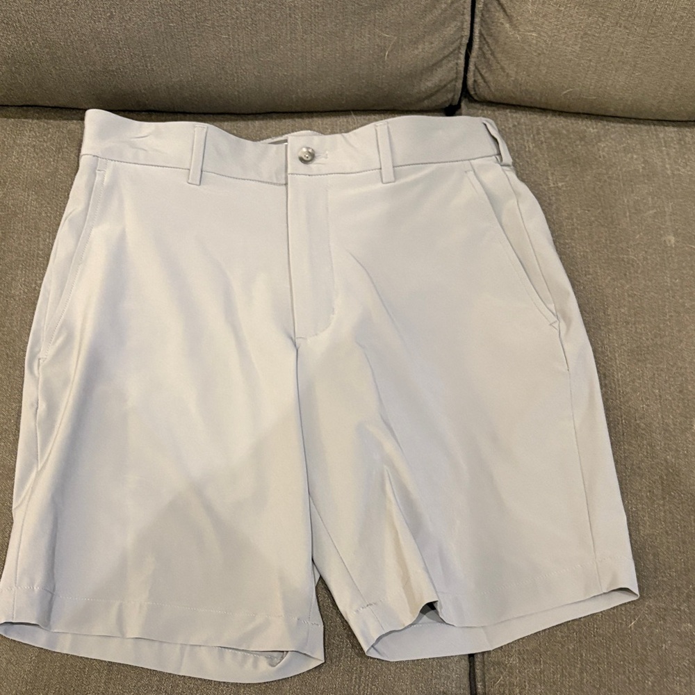 Walter Hagen Men's Light Gray Flat Front Golf Shorts